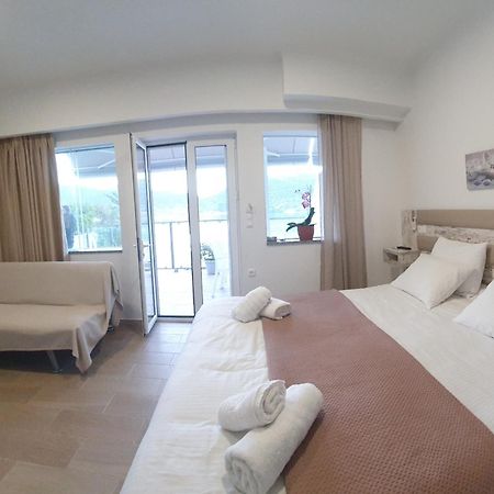 Ola Kala Apartments And Rooms Vlikhon Room photo