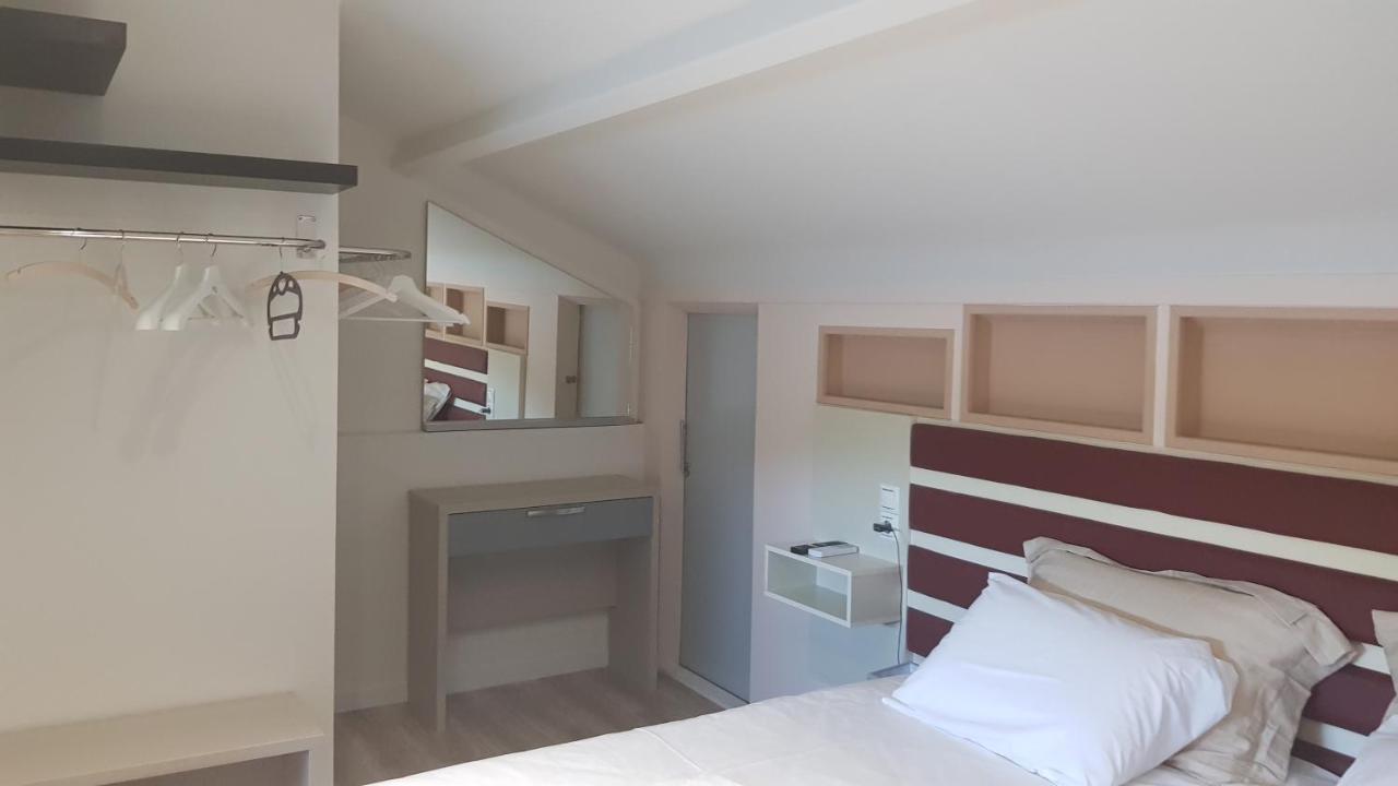 Ola Kala Apartments And Rooms Vlikhon Exterior photo