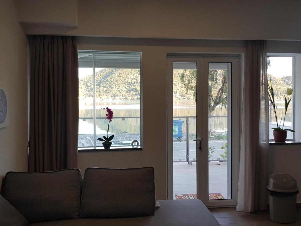 Ola Kala Apartments And Rooms Vlikhon Exterior photo