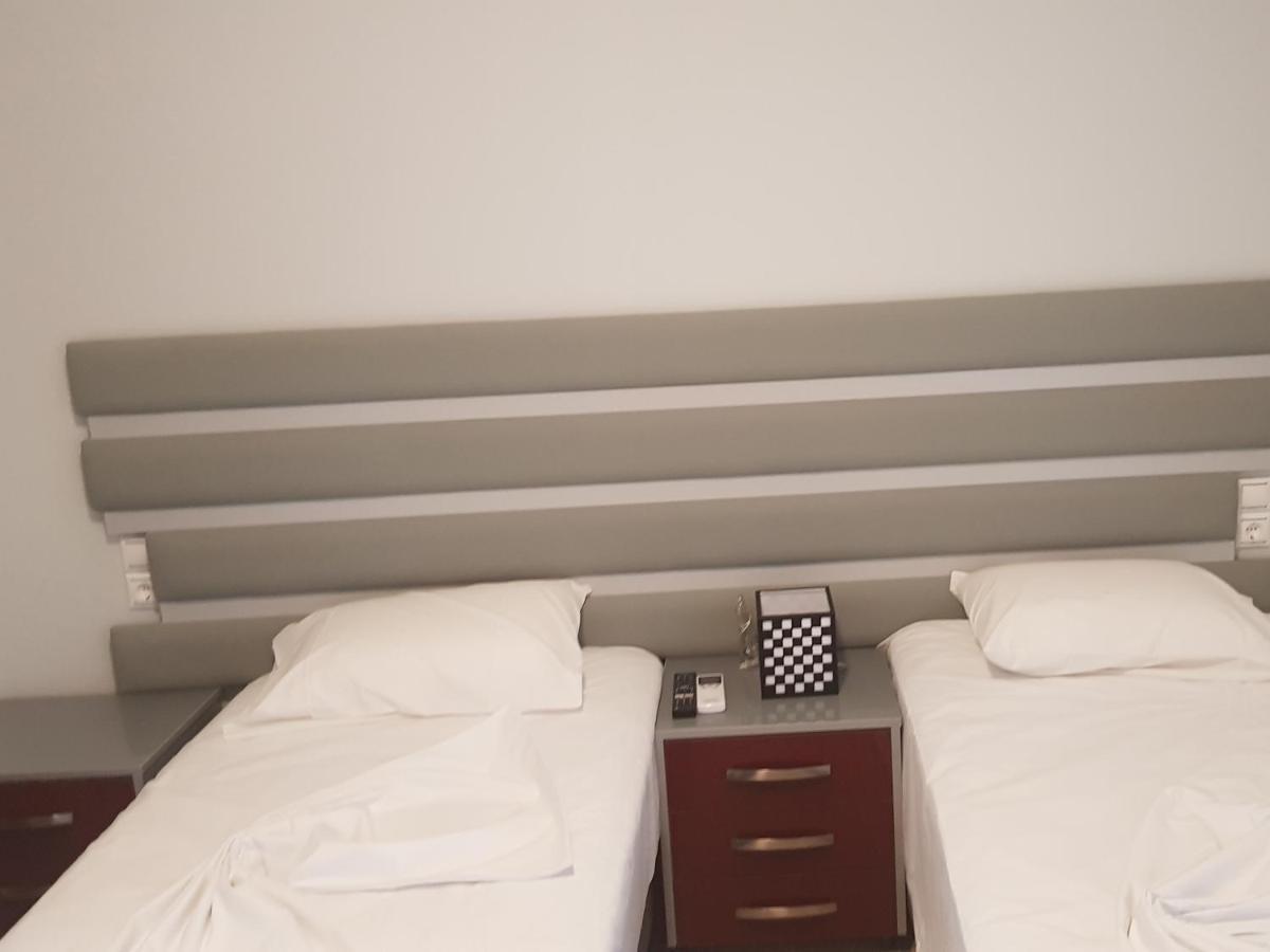 Ola Kala Apartments And Rooms Vlikhon Exterior photo
