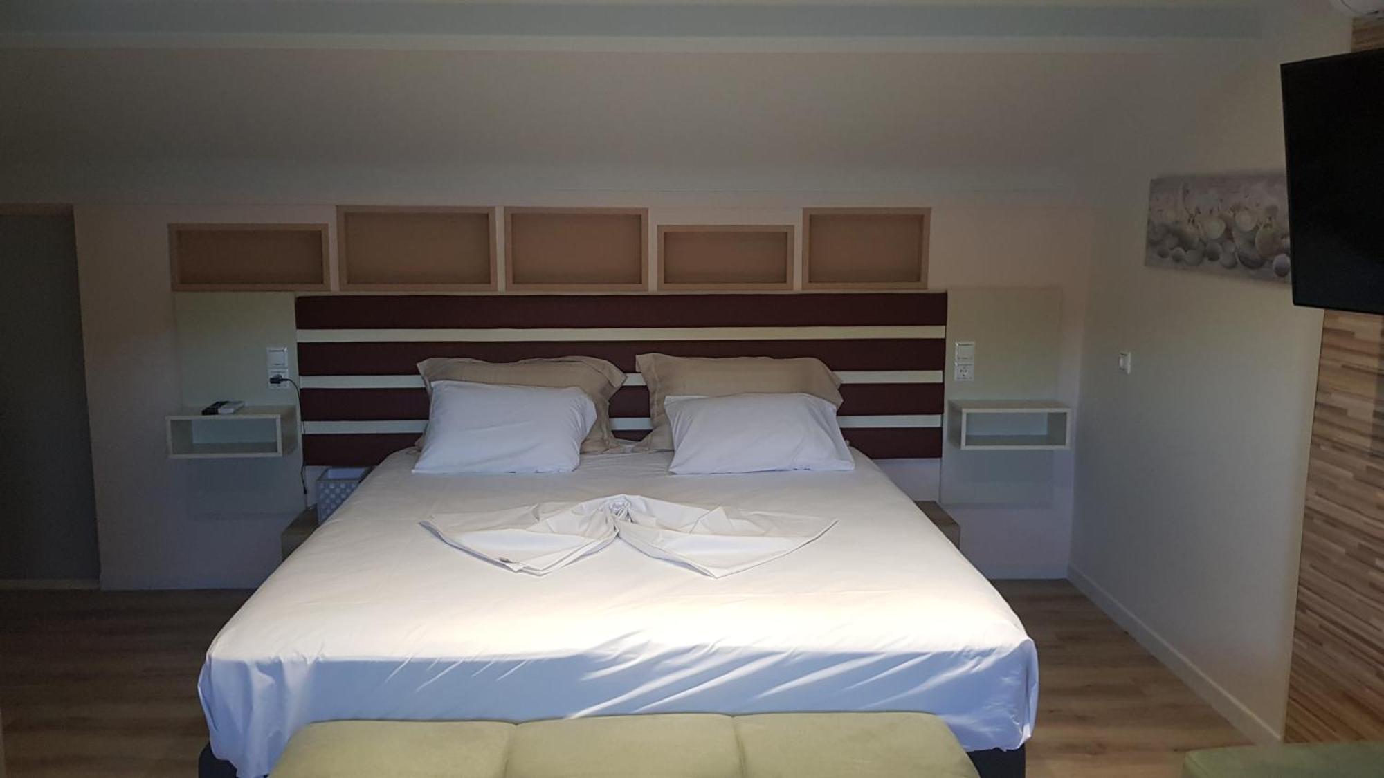 Ola Kala Apartments And Rooms Vlikhon Room photo