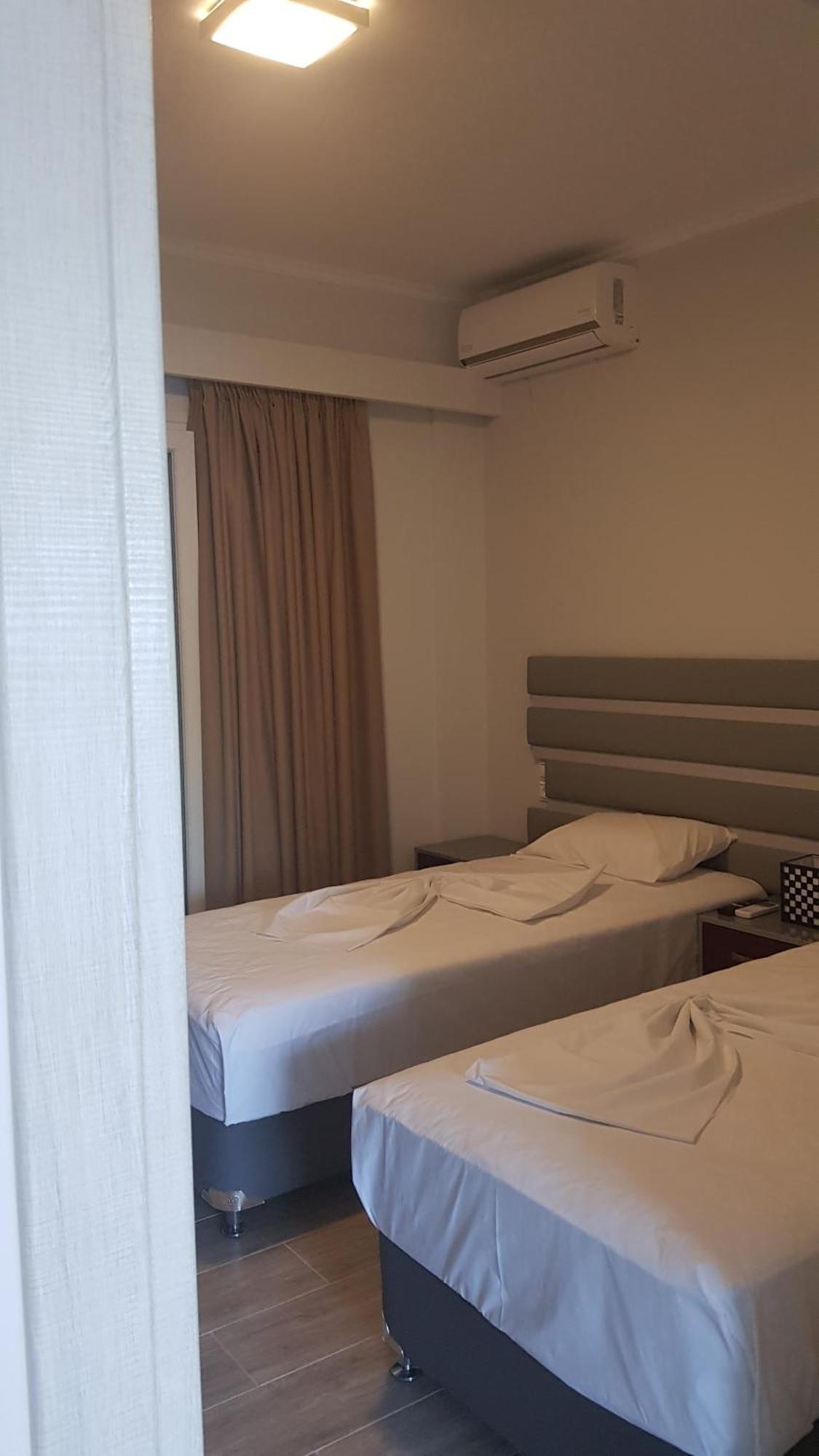 Ola Kala Apartments And Rooms Vlikhon Room photo
