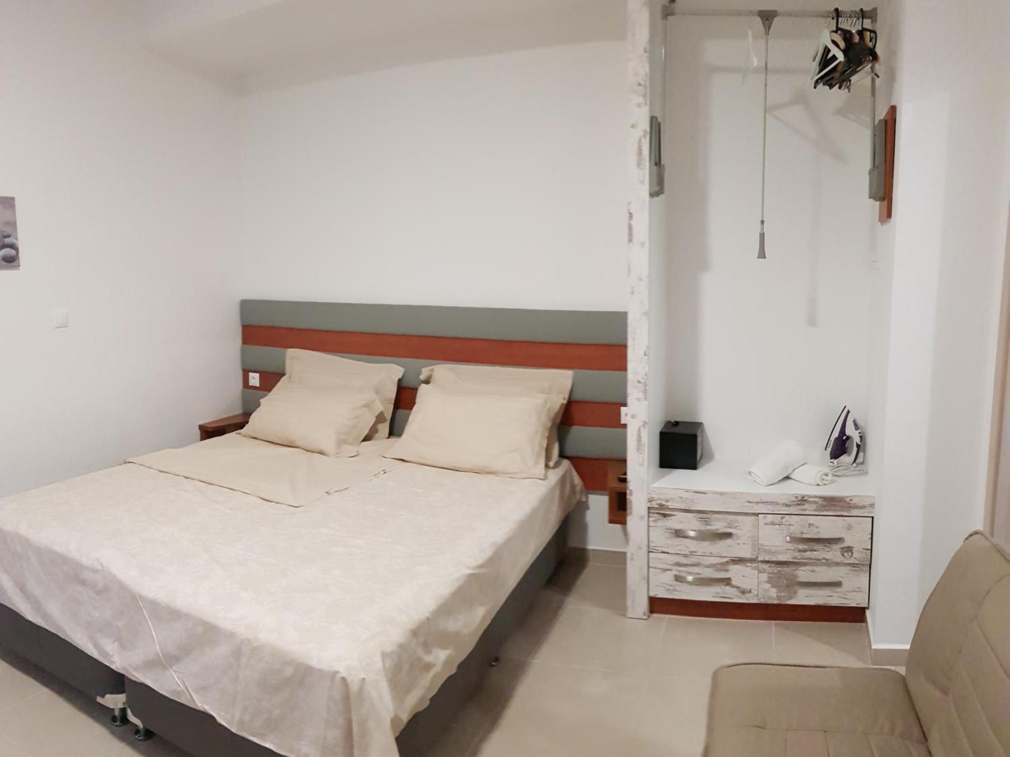 Ola Kala Apartments And Rooms Vlikhon Room photo